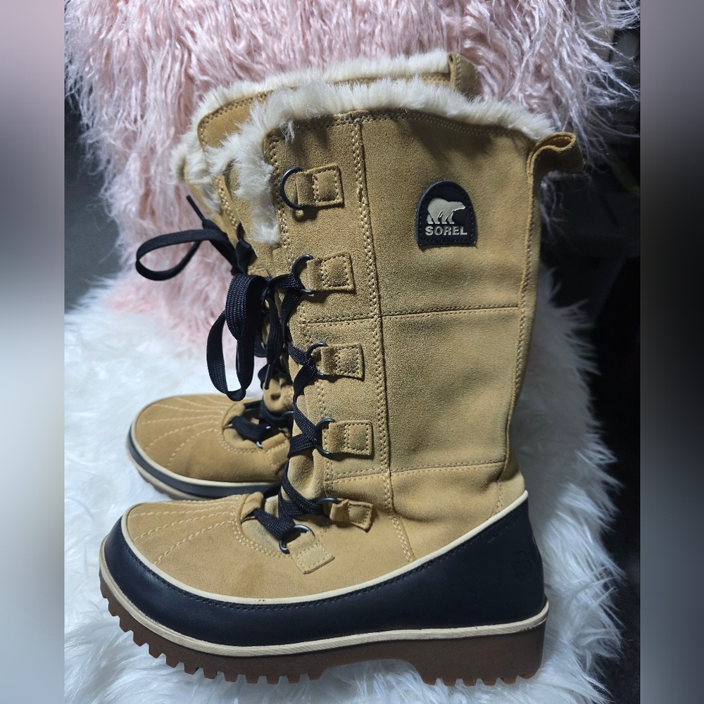 Sorel Tan and Black Faux Fur-Trim Lace-Up Winter Boots